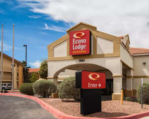 The Econo Lodge Inn and Suites in El Paso