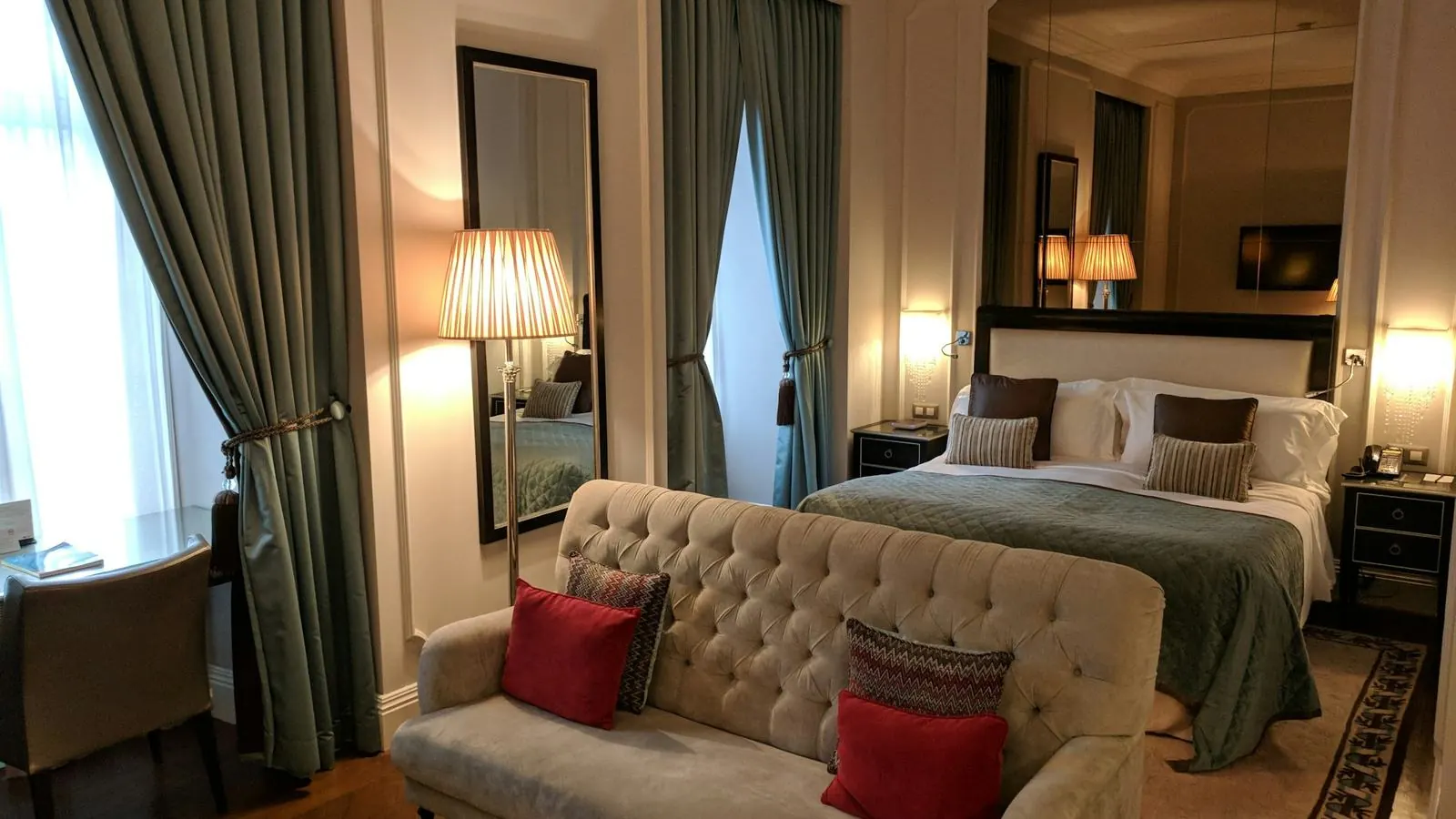 Luxury hotel suite